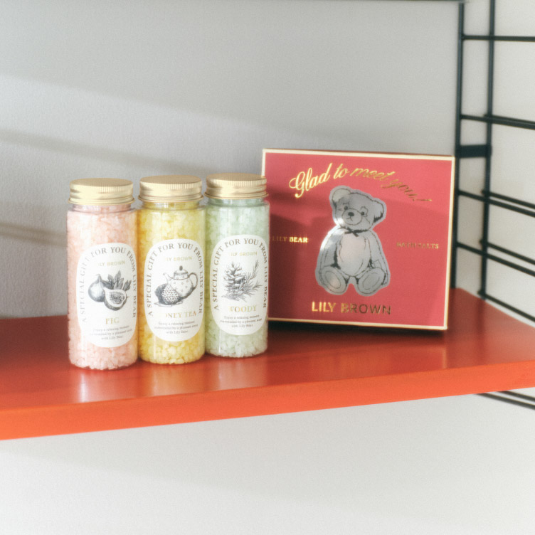 HAPPY HOLIDAY From Lily Bear with LOVE 人気のリリーベアから