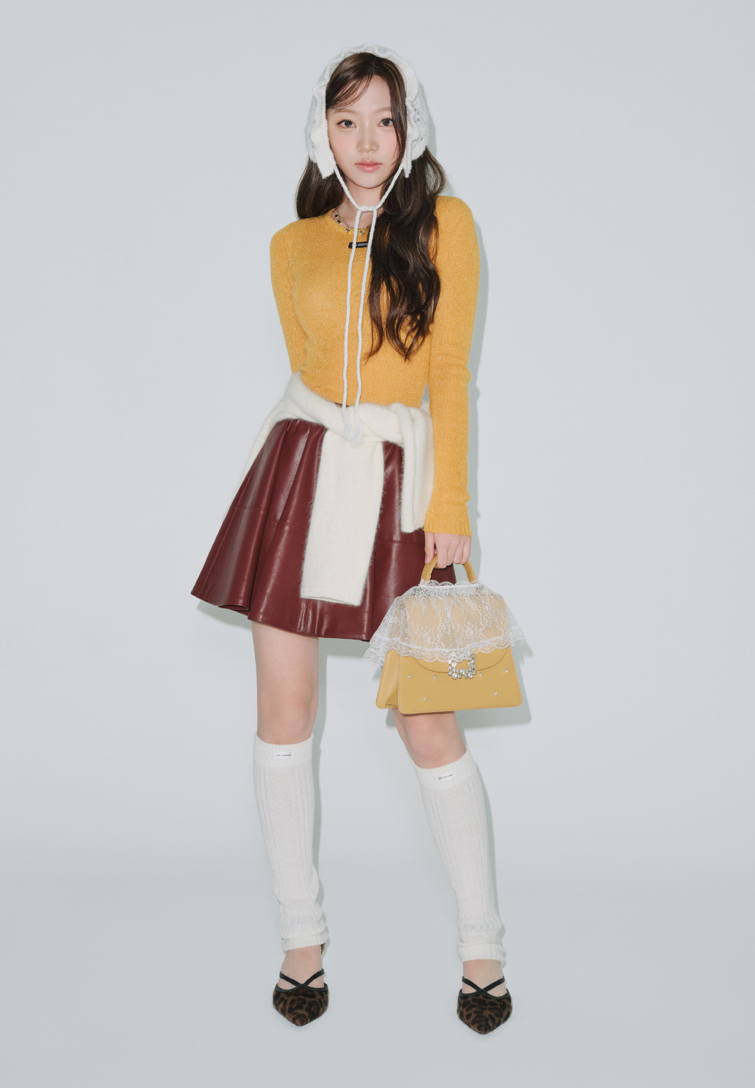 Knit Tops Skirt Jacket Socks Shoes Bag Babushka Necklace STELLA着用