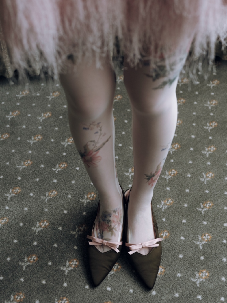 Dress 17,930yen と Tights 8,910yen のディテールカット